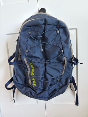 backpack vs duffel bag for travel Backpack vs. Duffel: Which Carry-On Travel Bag Fits Your Adventure?   WITZMAN